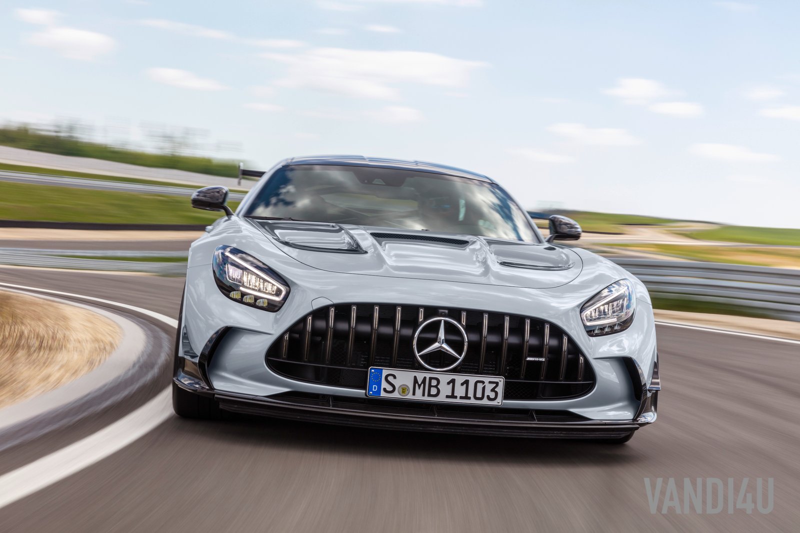 2021 Mercedes Benz AMG GTR Black Edition image gallery