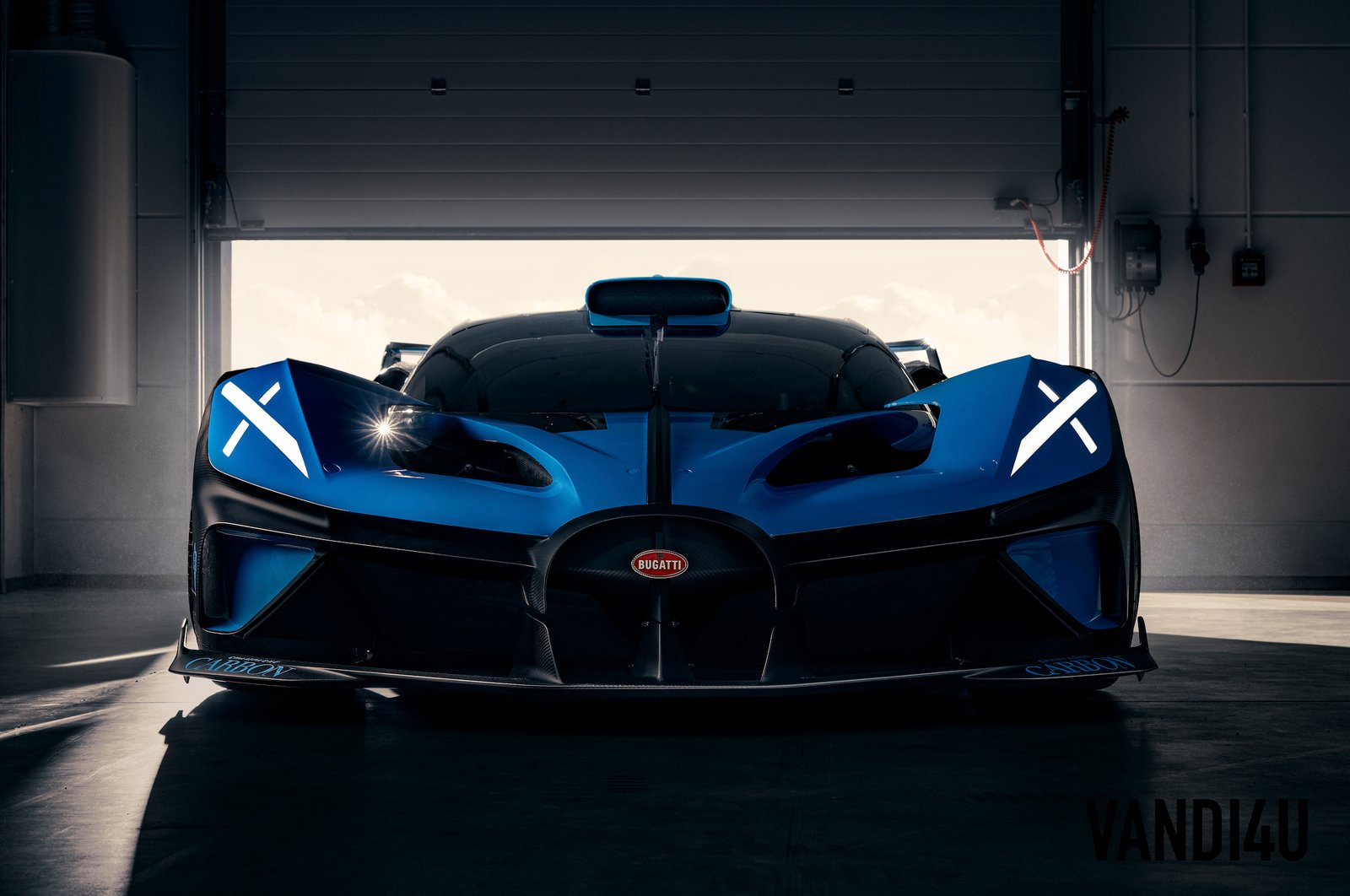 The 1890-HP Bugatti Bolide is a real track-focused hypercar | Vandi4u