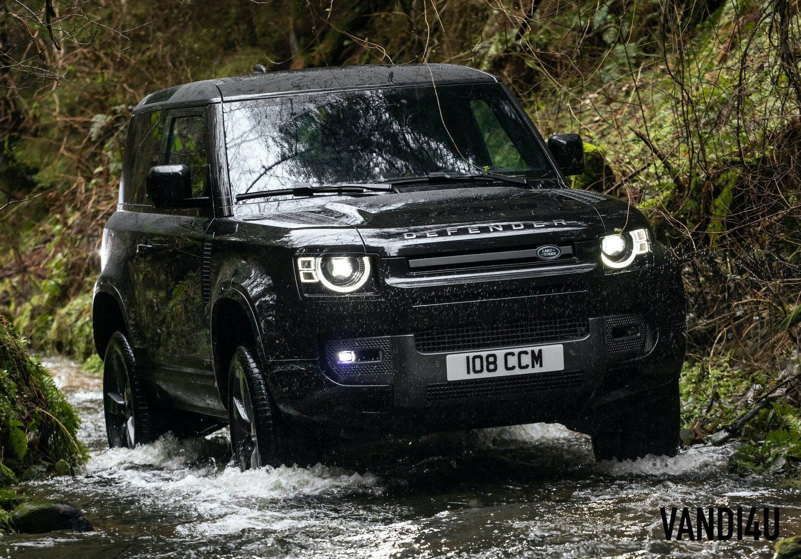 2022 Land Rover Defender V8 has a characteristic exhaust note | Vandi4u