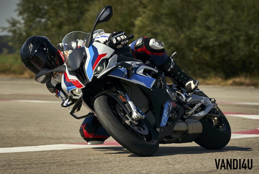 BMW M 1000 RR, the first-ever M motorcycle launched in India 12 www.vandi4u.com BMW M 1000 RR the first ever M motorcycle launched in India2
