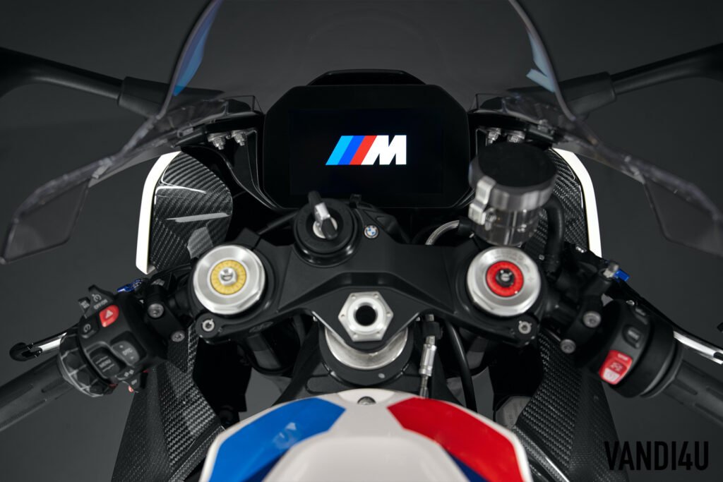 BMW M 1000 RR speedometer