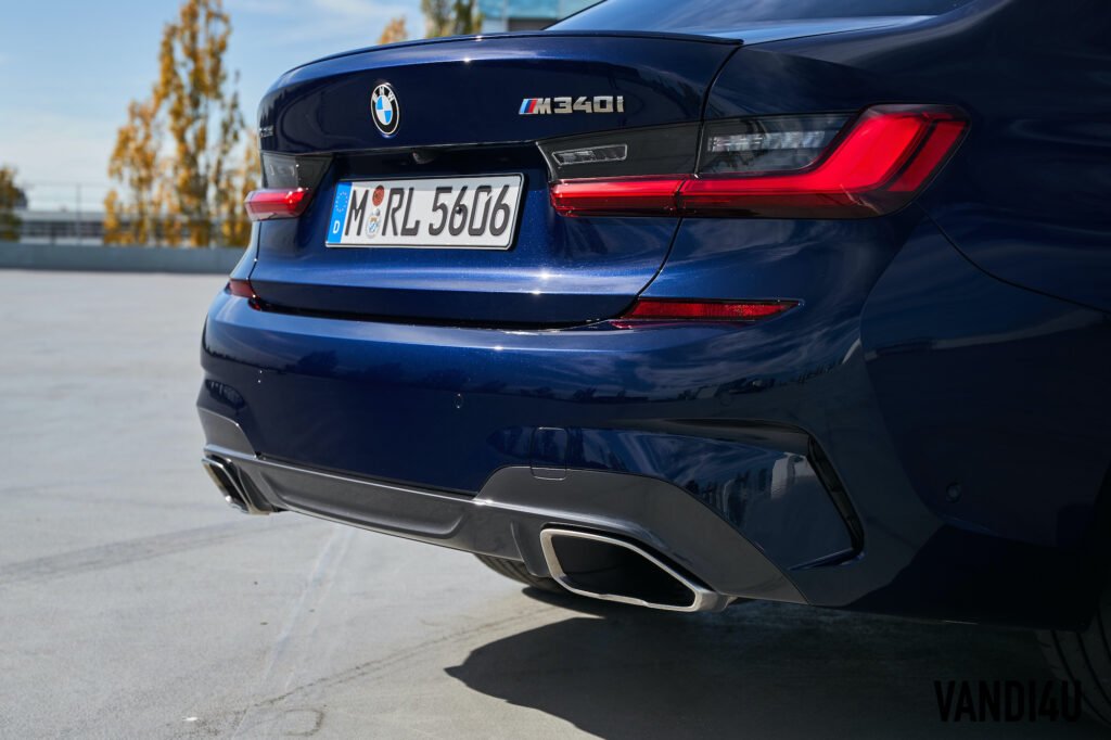 BMW M340i xDrive Launched: Top 10 things to know 13 BMW M340i xDrive Launched: Top 10 things to know | Vandi4u
