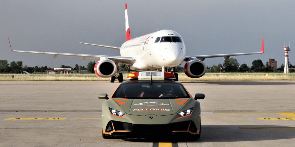 Lamborghini delivers a Huracan EVO follow-me car to Bologna Guglielmo Marconi Airport 2 Lamborghini delivers a Huracan EVO follow-me car to Bologna Guglielmo Marconi Airport | Vandi4u
