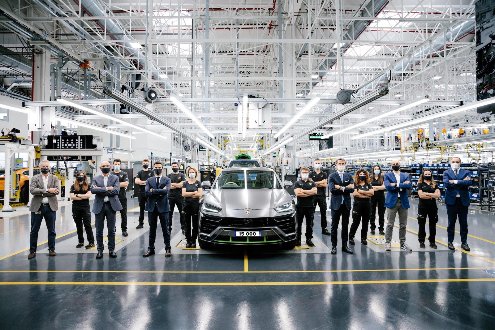 Automobili Lamborghini rolls out 15,000th Urus | Vandi4u