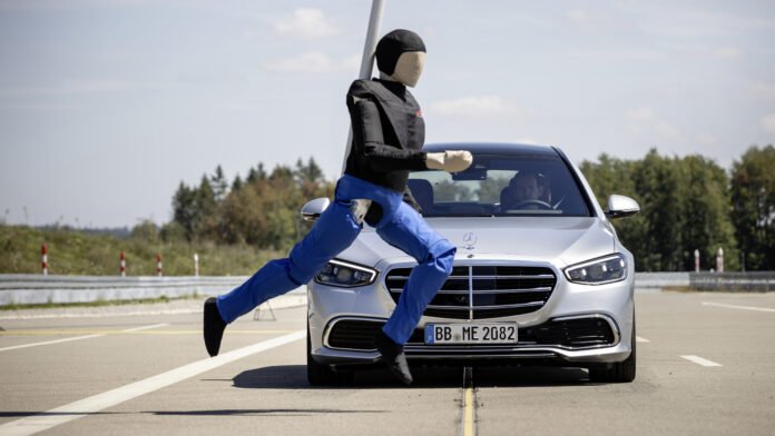 Autonomous emergency braking system in action