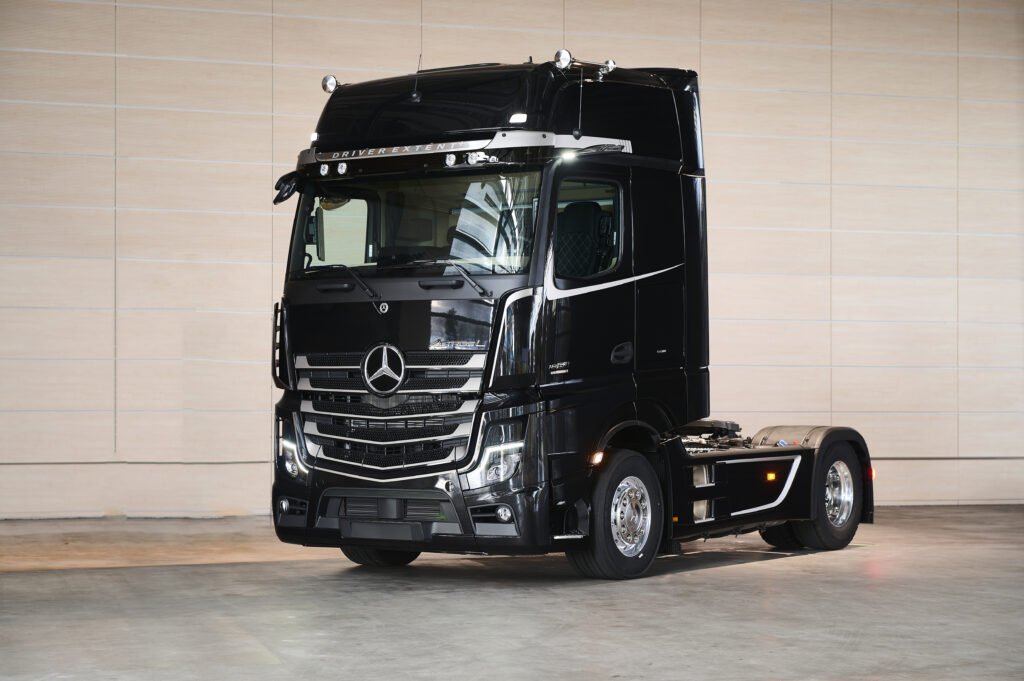 New Mercedes Benz Actros L Driver Extent+ is here, limited to 150 units 4 New Actros L Driver Extent+