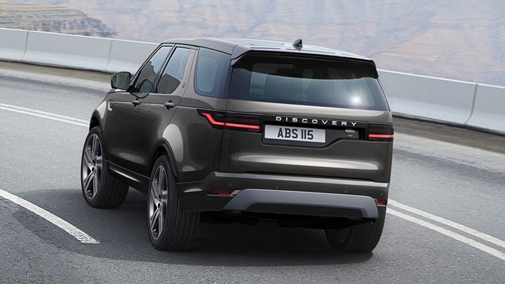 Land Rover Discovery Metropolitan Edition launched, priced at Rs 1.26 Crore 4 Land Rover Discovery Metropolitan Edition