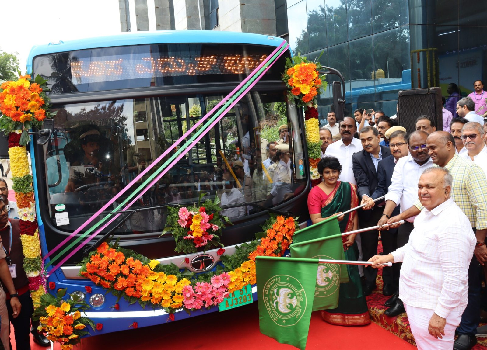 Bengaluru's BMTC gets its First Tata smart electric prototype bus | Vandi4u