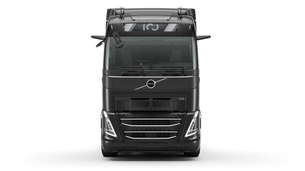 Volvo launches Special-edition trucks to celebrate its 100 year anniversary 8 olvo launches Special-edition trucks to celebrate its 100 year anniversary | Vandi4u